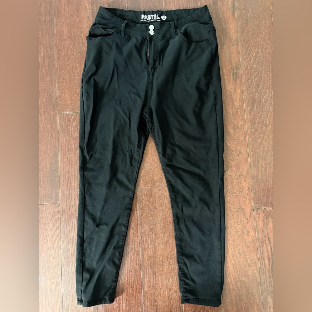 0008-Pastels Black Buttoned Pants